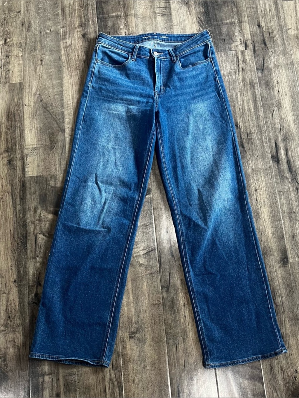 Old Navy Wow Wide Leg Jean Size 8 Long Med/Dark Wash